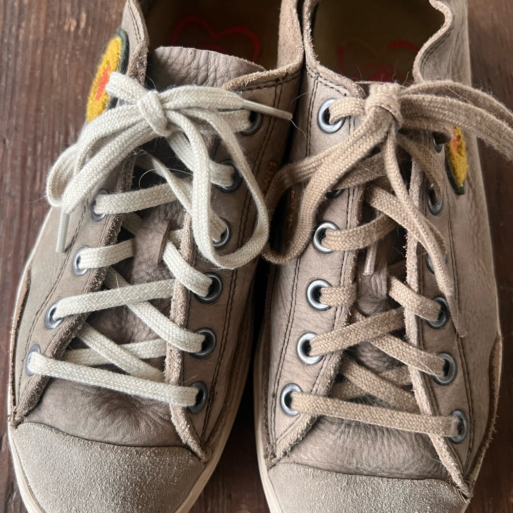 Satorisan women’s sneakers size 8